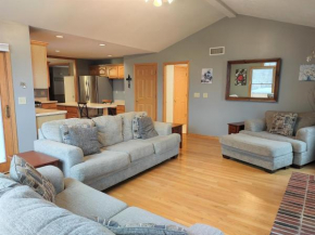 Elkhorn Oasis -- Quiet 3BR Home with Swim Spa